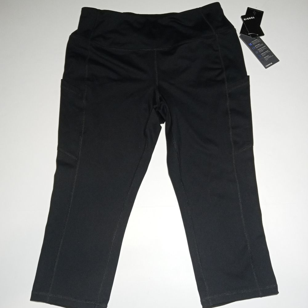 Torrid sports black leggings